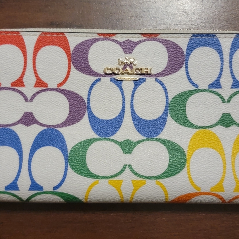 Coach Pride Continental Long Zip Around Wallet WristIet Rainbow Signature Canvas - Picture 3 of 4